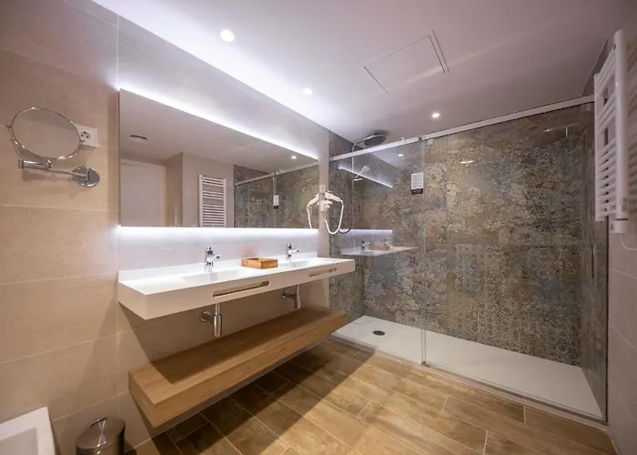 Hotel Mas Torrellas 4*